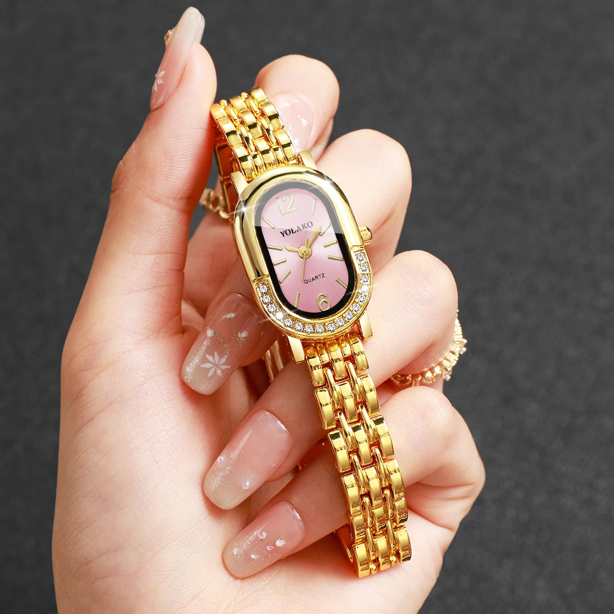 หรูหราไรน์สโตนนาฬิกาผู้หญิงควอ - Luxury Watch Gift Box บทวิจารณ์และราคา
